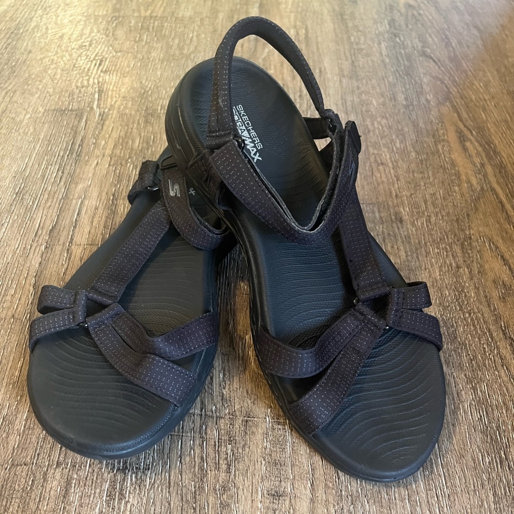 Skechers Yoga Max